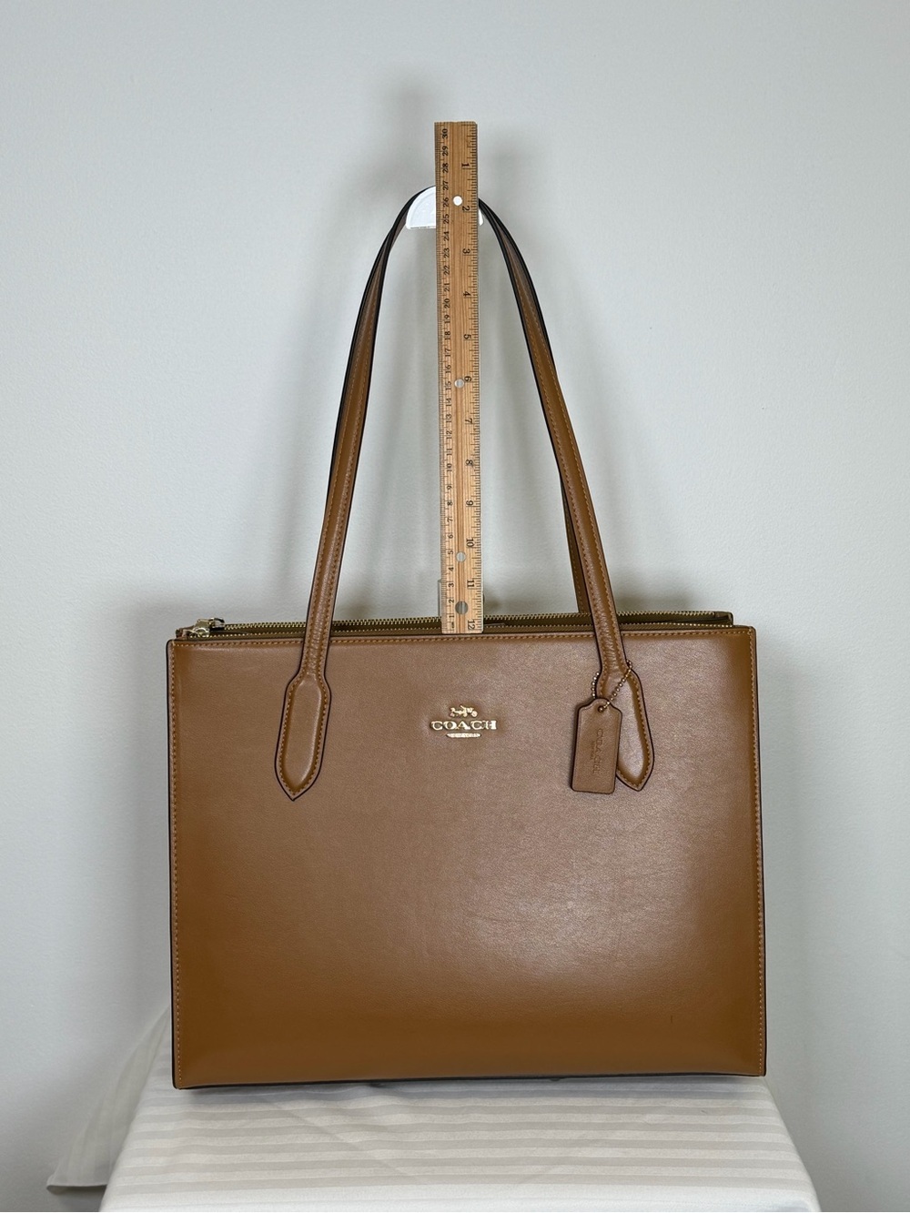 Coach ‘Nina’ Carryall Tote Light Saddle Brown Leather - Picture 13 of 17